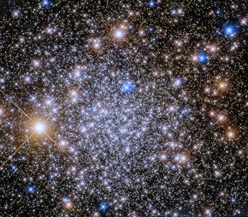 哈勃太空望远镜拍到 Pismis 26 球状星团照片